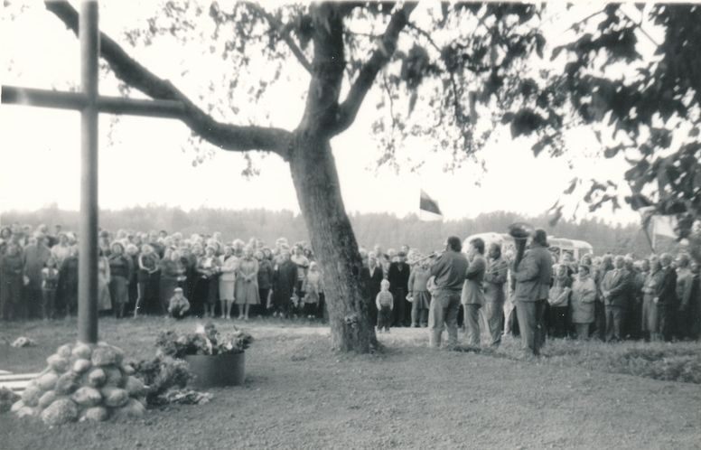 Porkuni lahingupaigas mälestusristide avamine. Foto: Ülo Tähiste, RM F 1468:27, Virumaa Muuseumid SA, http://www.muis.ee/museaalview/962145