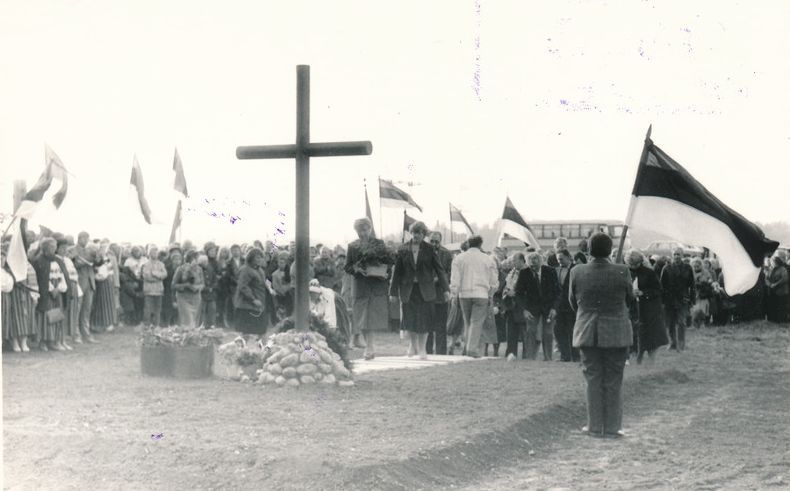 Porkuni lahingupaigas mälestusristide avamine. Foto: Ülo Tähiste, RM F 1468:21, Virumaa Muuseumid SA, http://www.muis.ee/museaalview/962139