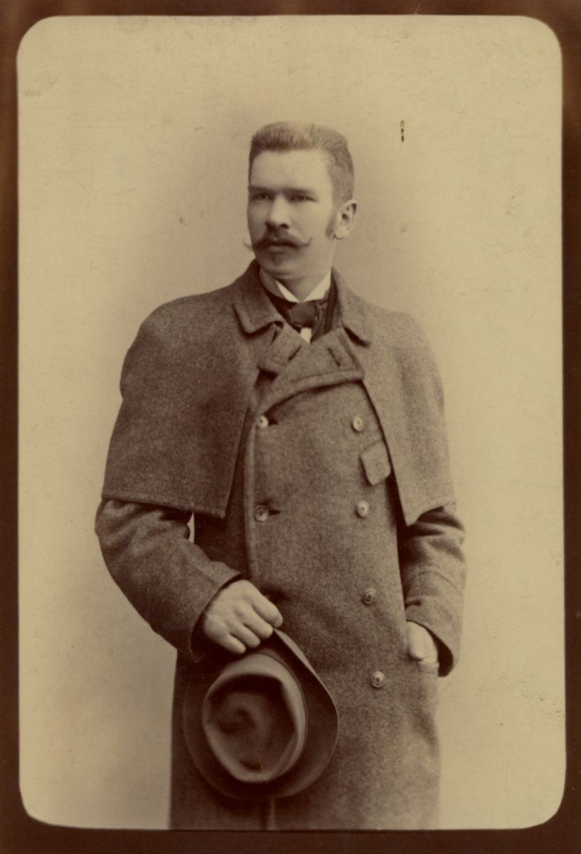 Gustav Boesberg (?) Peterburis, 9. mai 1896, M. Borovitinova galeriis, ESM F 965:2/B11134, Eesti Spordi- ja Olümpiamuuseum SA, http://www.muis.ee/museaalview/80963. 