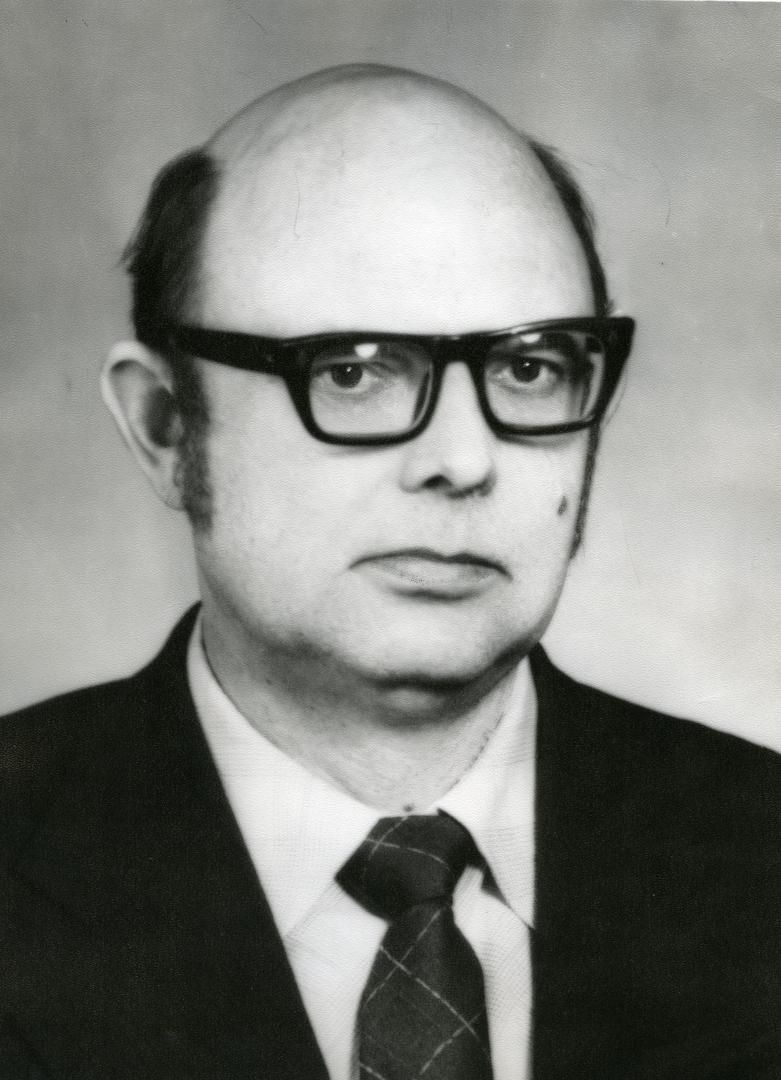 Jaan-Ülo Saare foto Haridusministeeriumi autahvlil 1981,    http://arhmus.tlu.ee/cgi-bin/epam?oid=77671